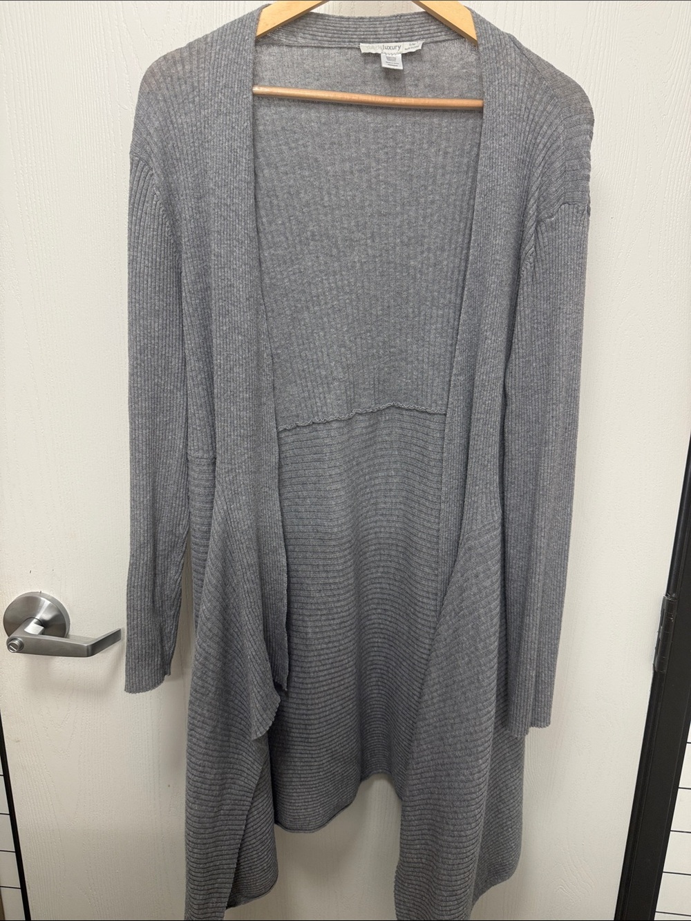 Subtle Luxury Light Gray Open-Front Ribbed Cardigan - Picture 2 of 4